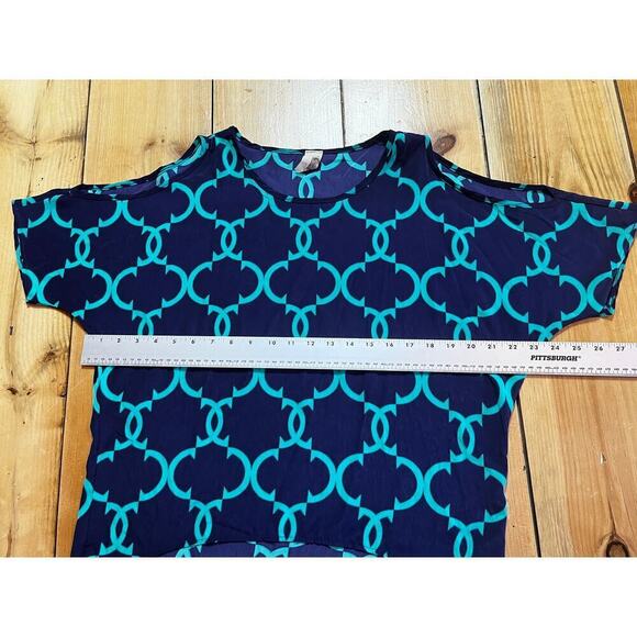 Francesca's bird cage label womens blouse. Open shoulders. Navy/teal geometric S - Picture 6 of 6